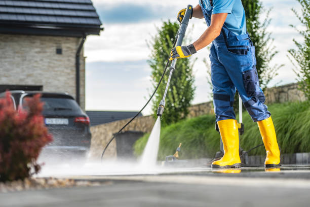 Why Choose Our Certified Pressure Washing Experts for Your Project Needs in Casey, IL?